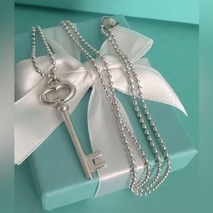 Large 2 inch Tiffany & Co Vintage Oval Key Pendant Necklace sterling sil…